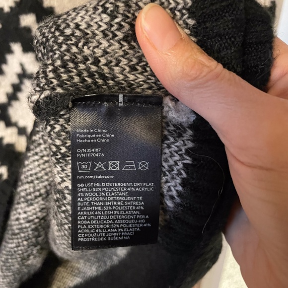 H&M (super comfy) SWEATER SIZE XS NWT AZTEC - Picture 6 of 6